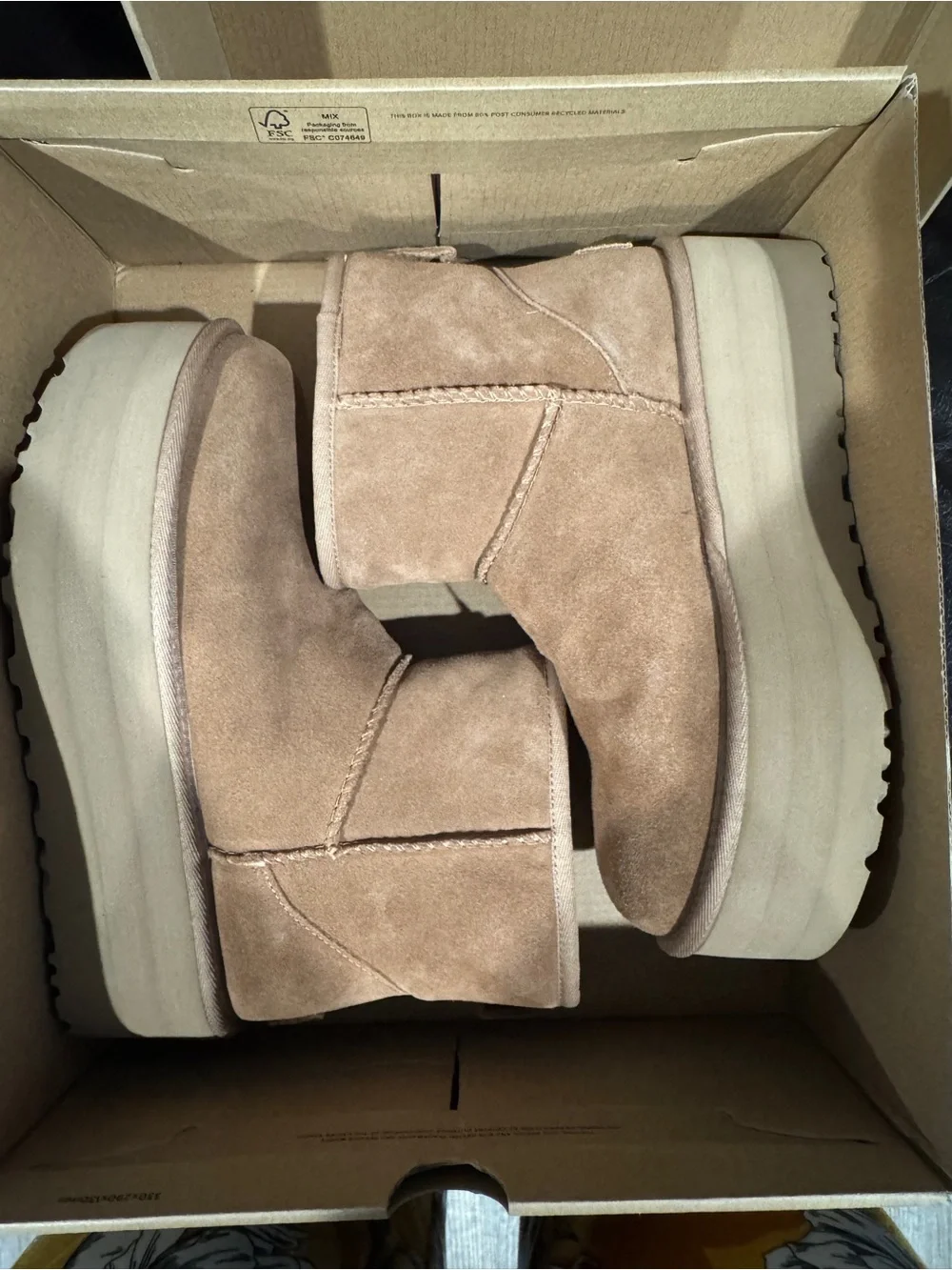 UGG Classic Ultra Mini Platform Boots – Size 7 🤎